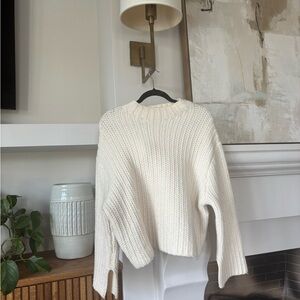 Zara White Crew Neck Sweater with Ribbed Texture